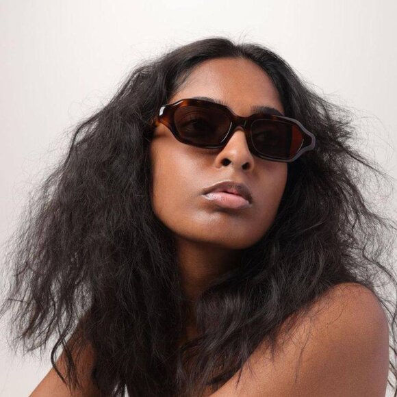 Loewe LW40157U 72E Rectangle Sunglasses – Shiny Pink\\Brown main image 7